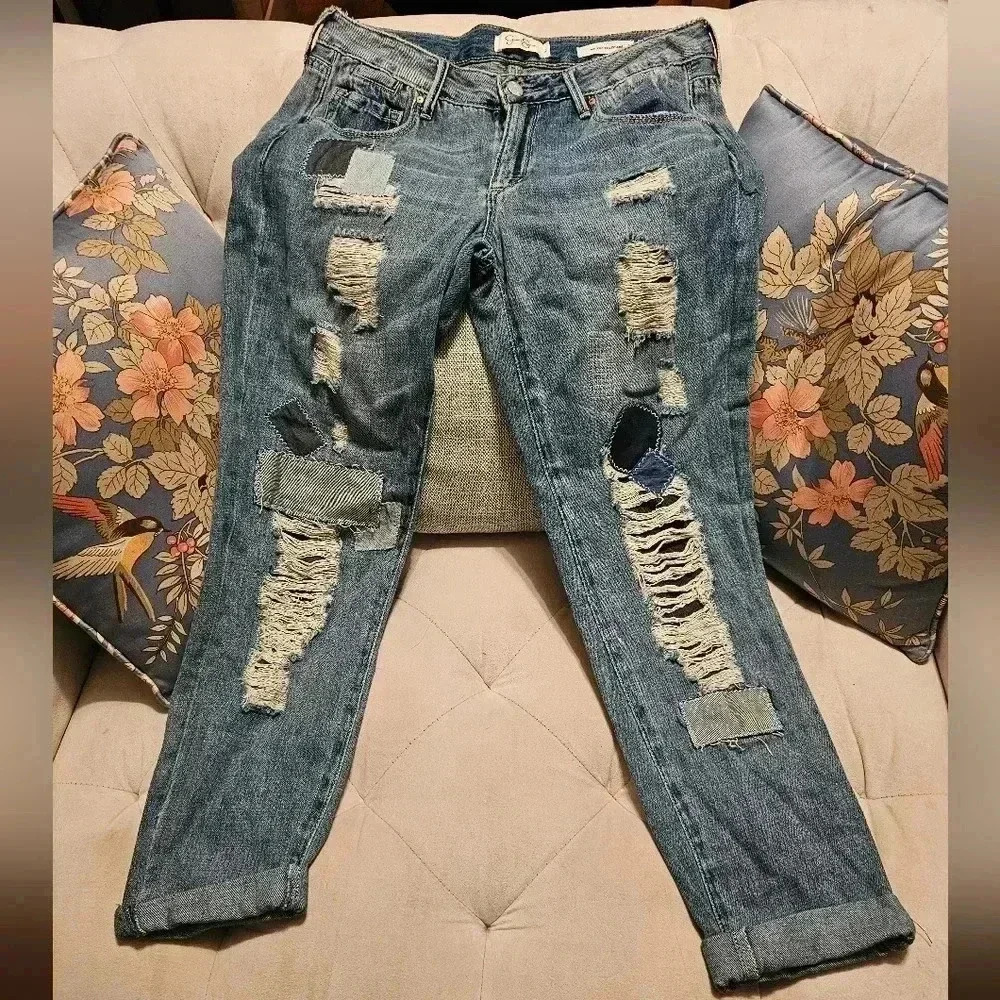Jessica Simpsons Monroe boyfriend jeans